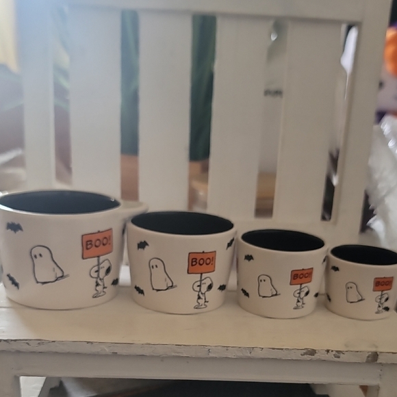 Rae Dunn X Snoopy Measuring Cups - Picture 1 of 3